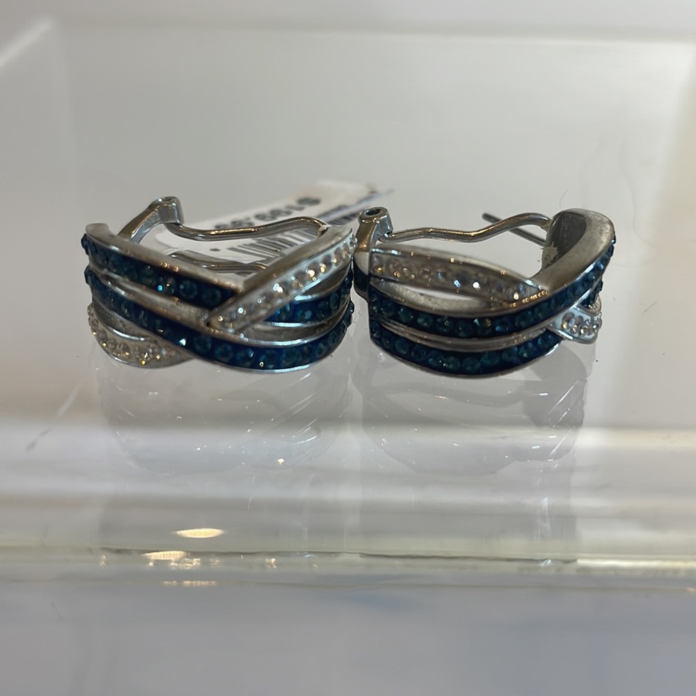 Blue sapphire earrings crossover hoop style NWT - Picture 4 of 5